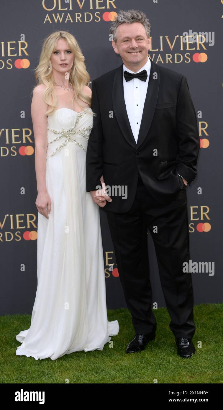 La foto deve essere accreditata ©Alpha Press 078237 14/04/2024 Anna Lundberg e Michael Sheen agli Olivier Awards 2024 di Londra. Foto Stock