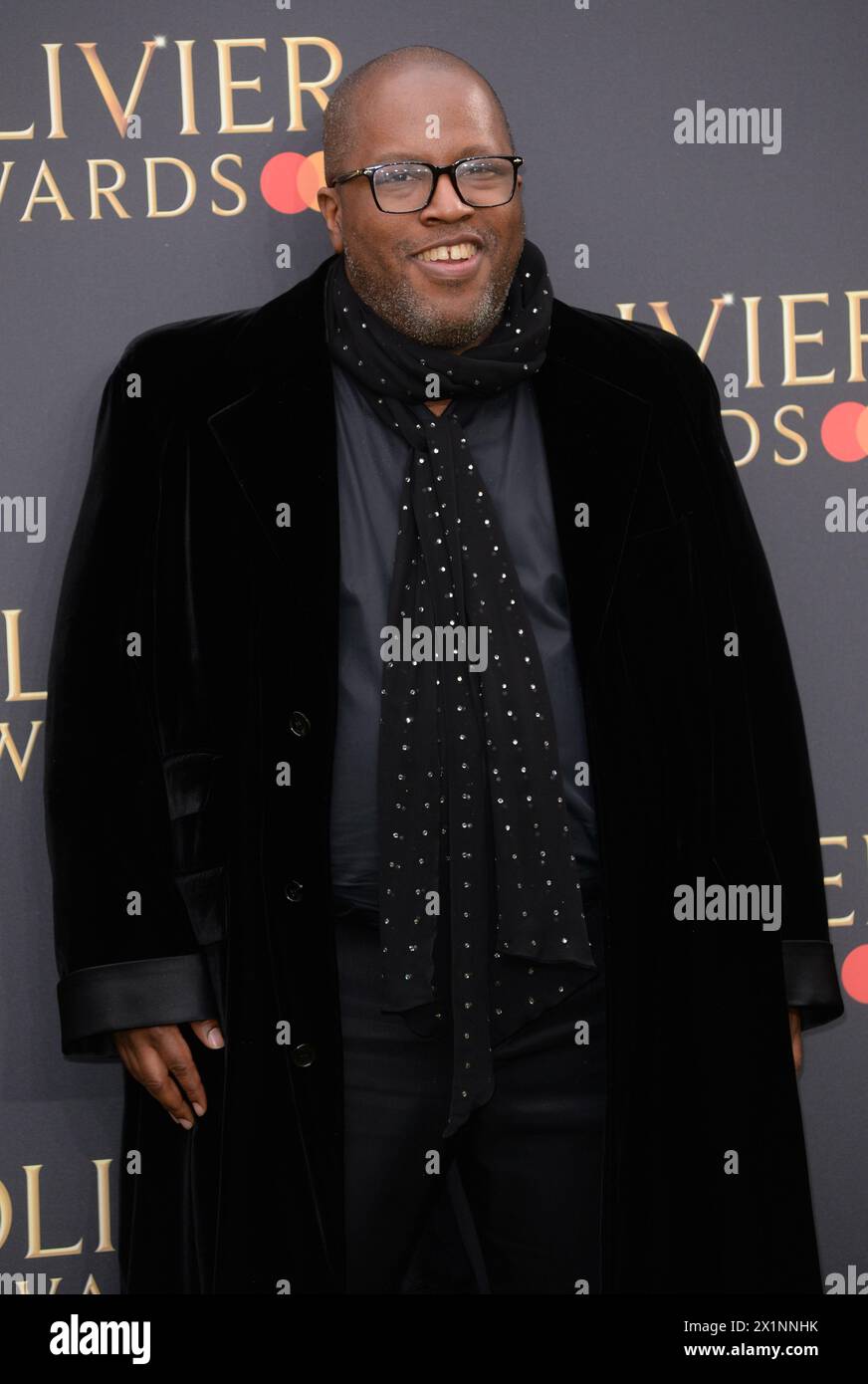 La foto deve essere accreditata ©Alpha Press 078237 14/04/2024 Michael R Jackson agli Olivier Awards 2024 di Londra. Foto Stock