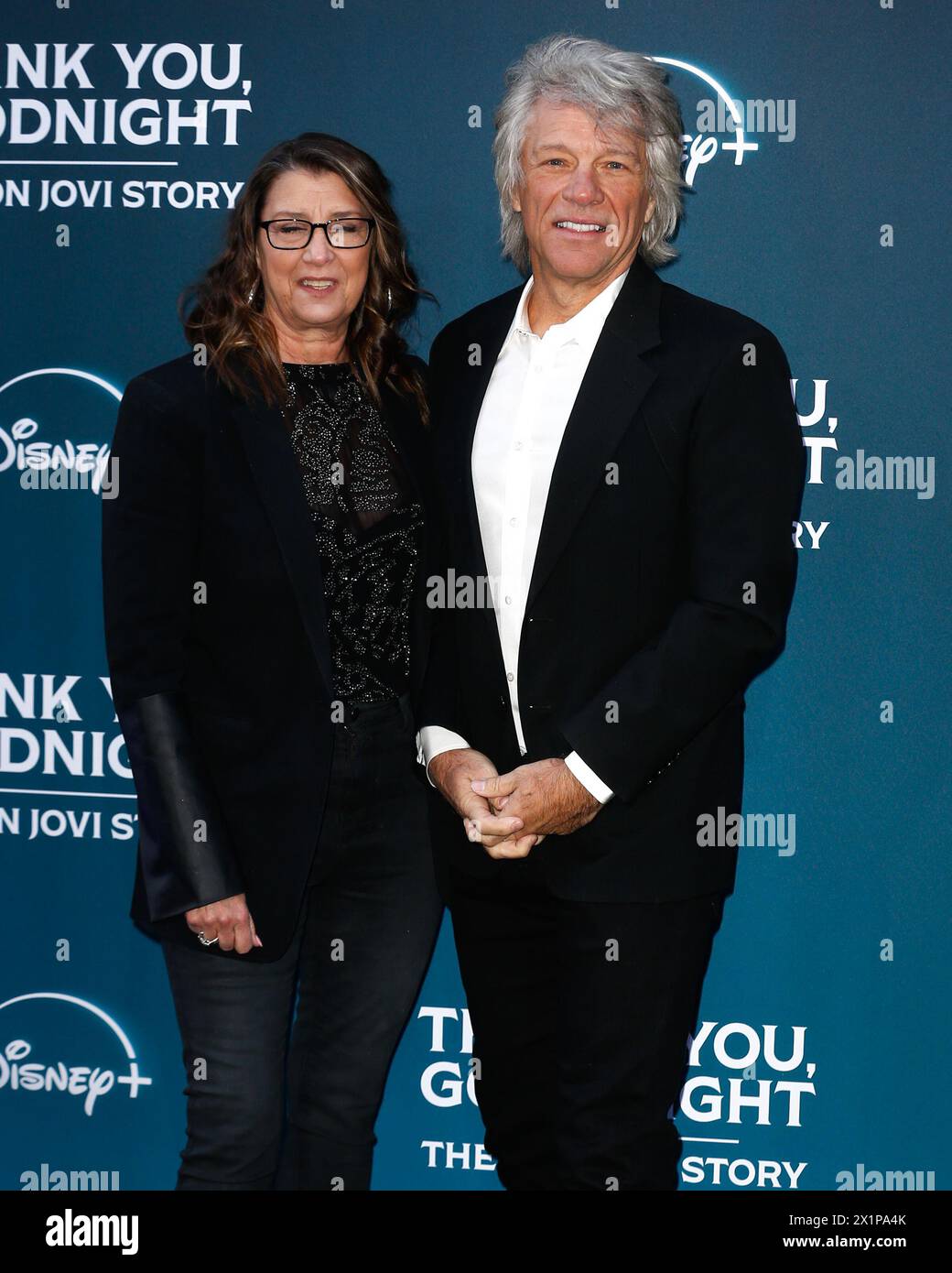 Londra, Regno Unito. 17 aprile 2024. Jon Bon Jovi e Dorothea Hurley partecipano alla prima inglese di "Thank You, Goodnight: The Bon Jovi Story" tenutasi all'Odeon Luxe, Leicester Square, Londra. (Foto di Mario Mitsis/SOPA Images/Sipa USA) credito: SIPA USA/Alamy Live News Foto Stock