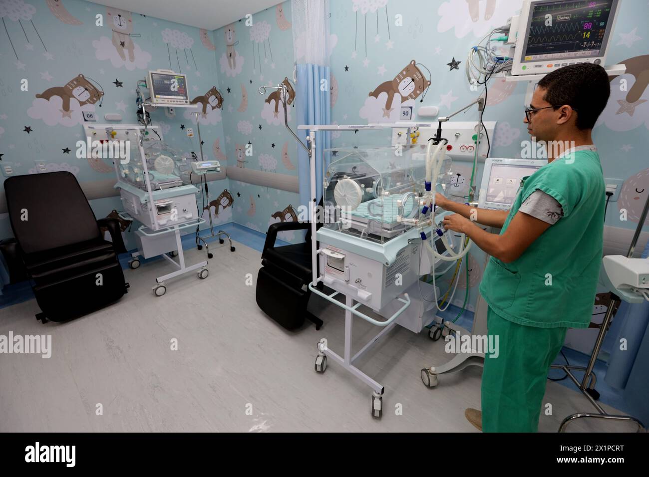 Irece, bahia, brasile - 17 marzo 2024: Unità di terapia intensiva infantile di un ospedale pubblico nella città di Irece. Foto Stock