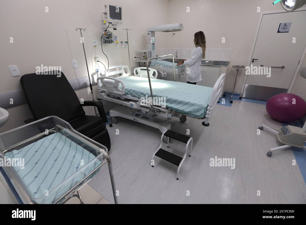 Irece, bahia, brasile - 17 marzo 2024: Unità di terapia intensiva infantile di un ospedale pubblico nella città di Irece. Foto Stock