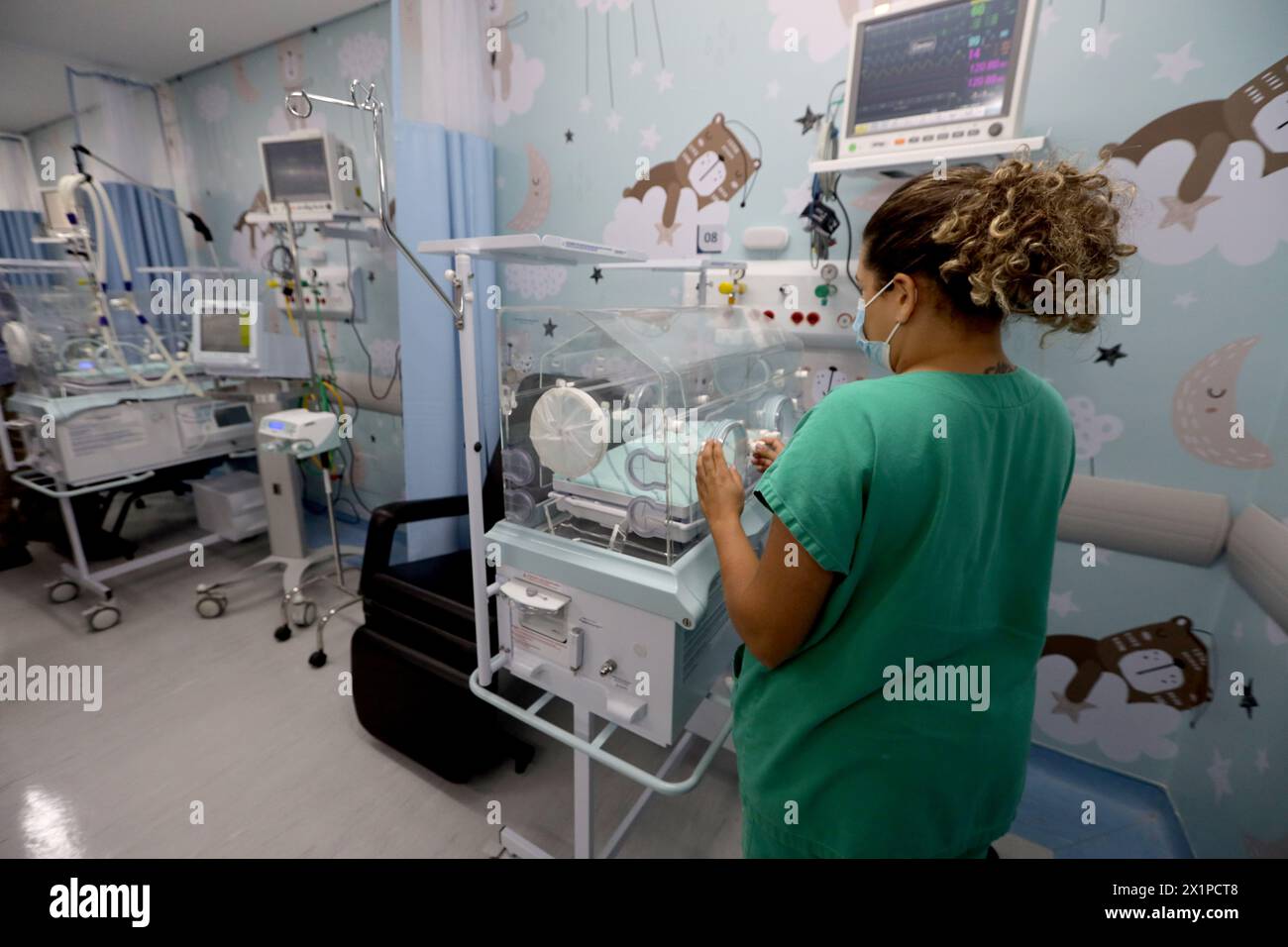 Irece, bahia, brasile - 17 marzo 2024: Unità di terapia intensiva infantile di un ospedale pubblico nella città di Irece. Foto Stock