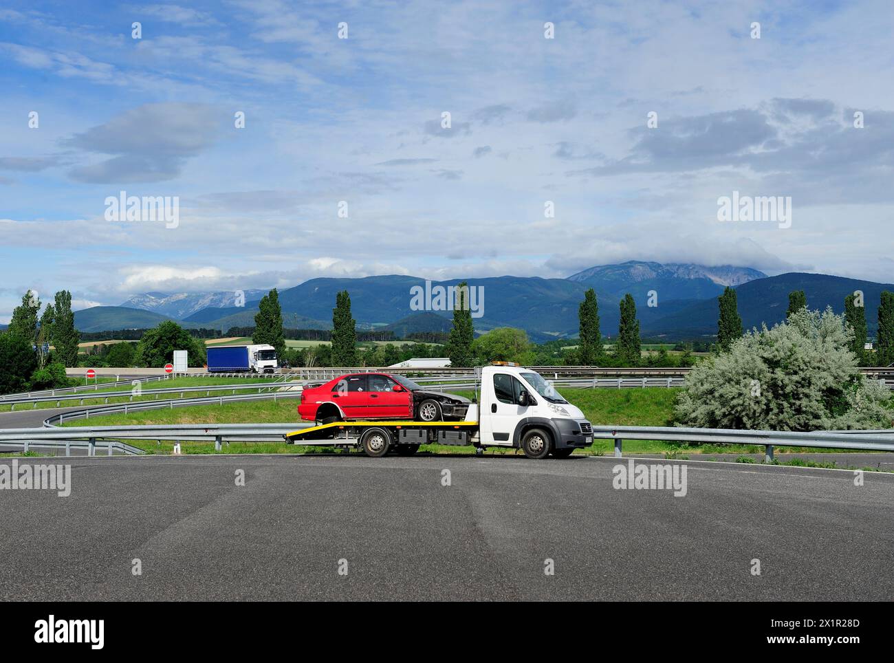 strada, viaggio, strada, fine settimana lungo, in sicurezza, trasporto, limite di velocità, nessun costo aggiuntivo, guasto auto, assistenza stradale, autocarro, assistenza stradale, Foto Stock