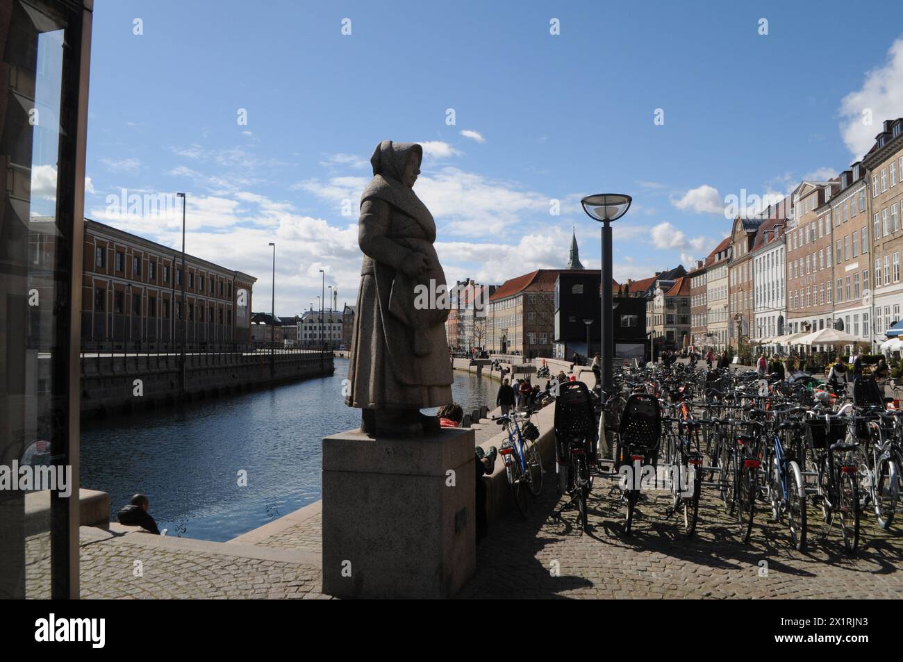 Copenaghen/Danimarca/17 aprile 2024/ il luogo più famoso chiamato fisher man wife vende pesce sul corenr di gammel Strand Street, nel capiale danese. (Foto.Francis Joseph Dean/Dean Pictures) (non per uso commerciale solo per uso editoriale) Foto Stock