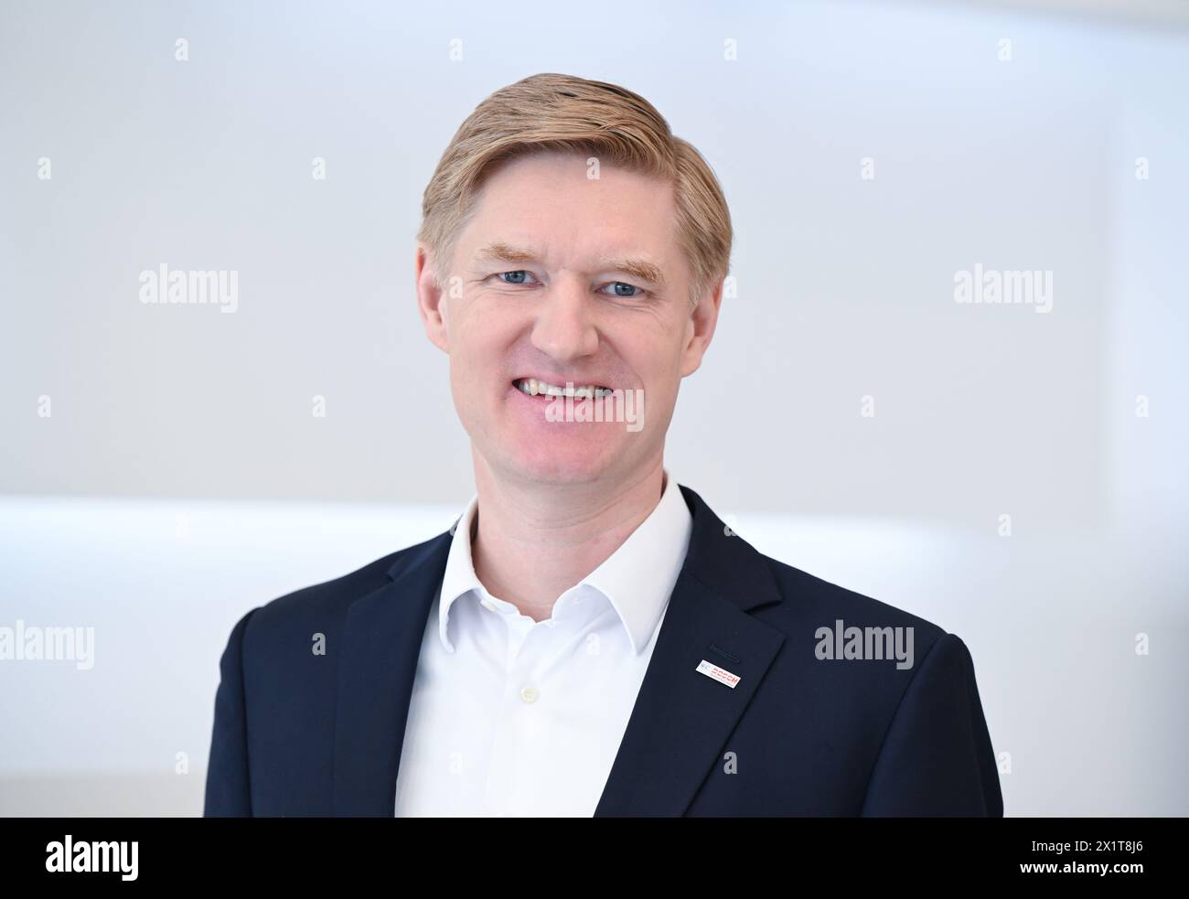 Renningen, Germania. 18 aprile 2024. Frank Meyer, nuovo membro del Consiglio di amministrazione del gruppo Bosch Technology, registrato alla conferenza stampa sullo stato patrimoniale. È responsabile del settore Bosch Energy and Building Technology con le divisioni Building Technologies e Home comfort Group e la filiale Smart Home. Crediti: Bernd Weißbrod/dpa/Alamy Live News Foto Stock
