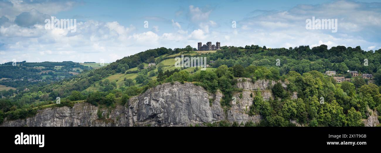 Immagine panoramica del castello di Riber che si affaccia su Matlock. Foto Stock