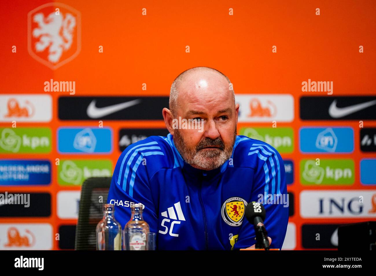 AMSTERDAM, PAESI BASSI - 22 MARZO: L'allenatore scozzese Steve Clarke partecipa a una conferenza stampa dopo l'amichevole tra Paesi Bassi e Scotla Foto Stock