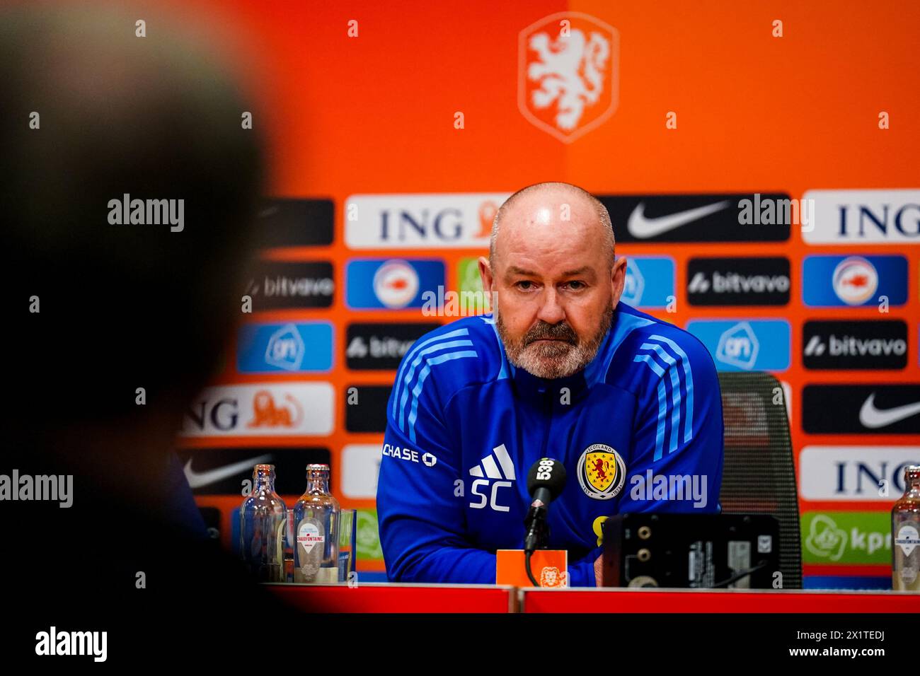 AMSTERDAM, PAESI BASSI - 22 MARZO: L'allenatore scozzese Steve Clarke partecipa a una conferenza stampa dopo l'amichevole tra Paesi Bassi e Scotla Foto Stock