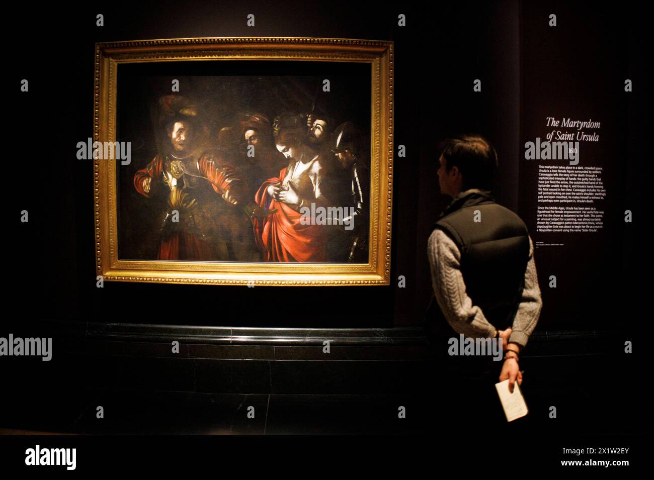 Londra, Regno Unito. 18 aprile 2024. La National Gallery espone l'ultimo dipinto di Caravaggio, non visto nel Regno Unito da quasi 20 anni, in una nuova mostra The Last Caravaggio che va dal 18 aprile al 21 luglio 2024. Il Martirio di Sant'Orsola, 1610, prestato dalla Collezione intesa Sanpaolo Martirio di Sant'Orsola di Michelangelo Merisi da Caravaggio. Crediti: Karl Black/Alamy Live News Foto Stock