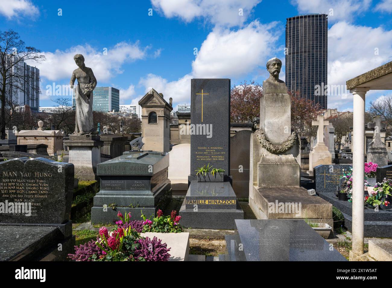 Tour di Montparnasse, delle tombe del cimitero di Montparnasse, Parigi, Francia Foto Stock