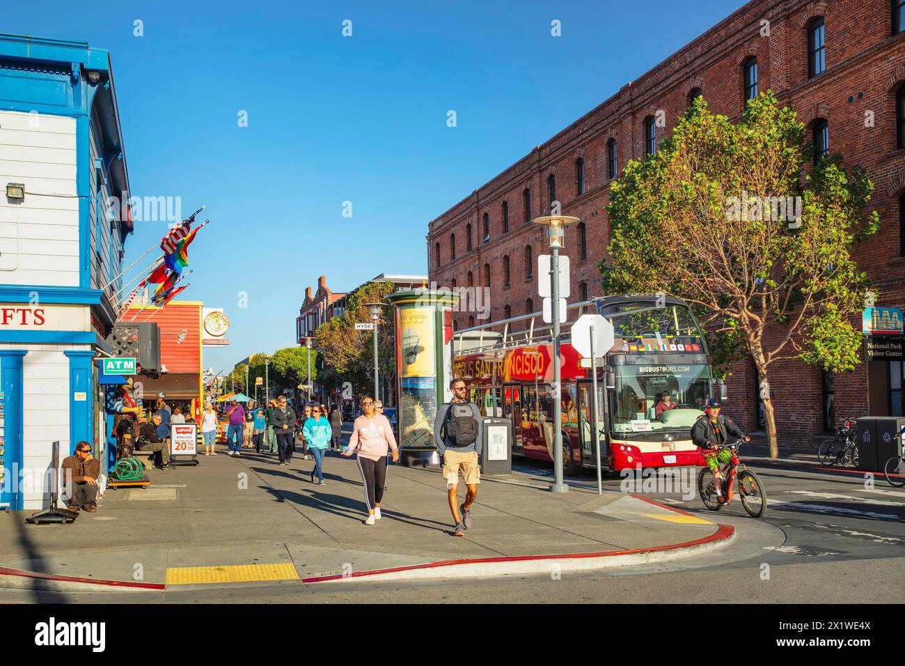 Scena di strada in Jefferson Street, San Francisco, California, Stati Uniti, San Francisco, California, Stati Uniti Foto Stock