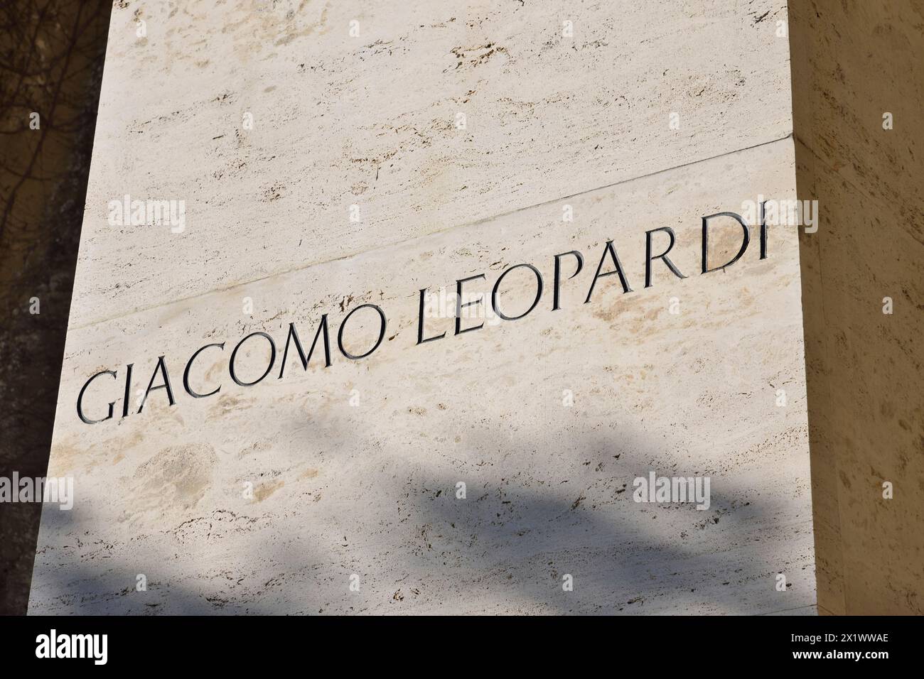Monumento funebre a Giacomo Leopardi. Parco Vergiliano. Piedigrotta. Napoli. Campania. Italia Foto Stock
