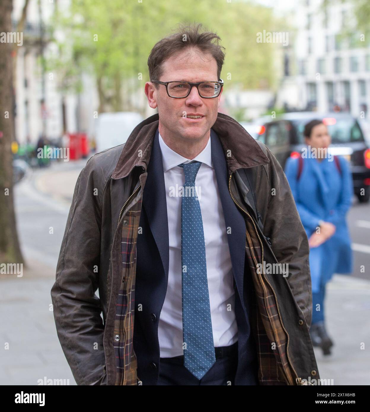 Londra, Regno Unito. 18 aprile 2024. Rodric Williams lascia Aldwych House dopo aver testimoniato all'udienza pubblica Post Office - Horizon IT Inquiry. Credito: Tayfun Salci / Alamy Live News Foto Stock