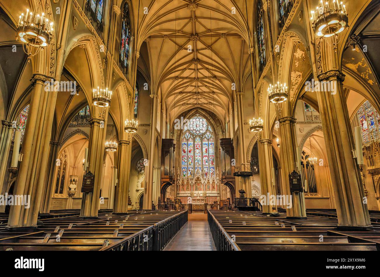 Grace Church una chiesa episcopale a Broadway costruita in stile revival gotico francese 1847, Lower Manhattan, New York City, USA Foto Stock