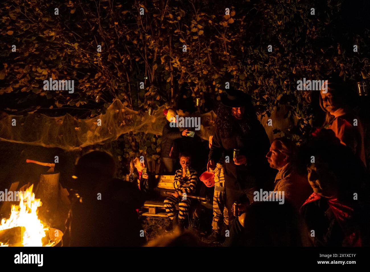 Halloween nel quartiere Foto Stock