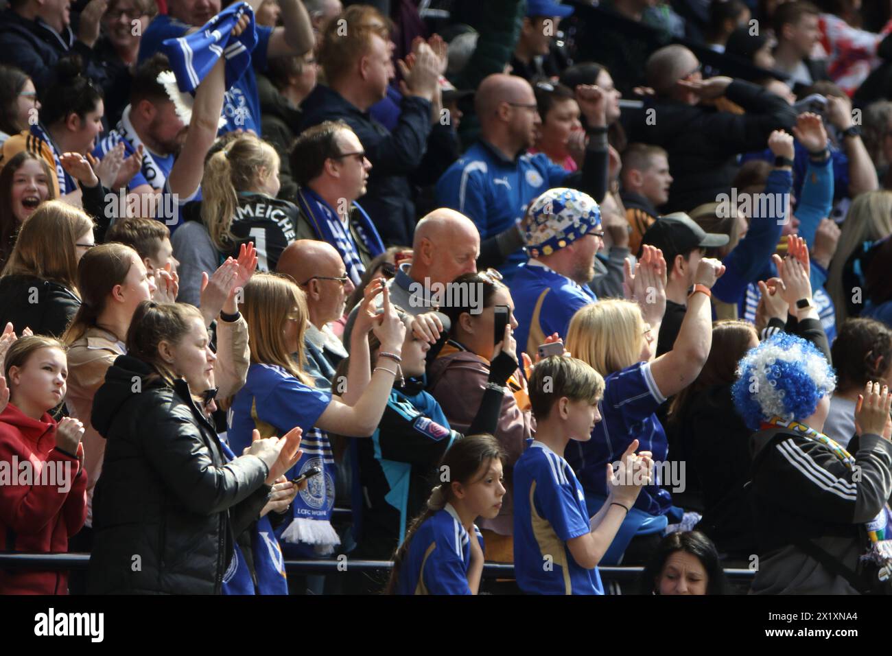 Leicester Fans Tottenham Hotspur FC Women vs Leicester City FC Women Adobe Women's fa Cup semifinale Tottenham Hotspur Stadium 14 aprile 2024 Foto Stock