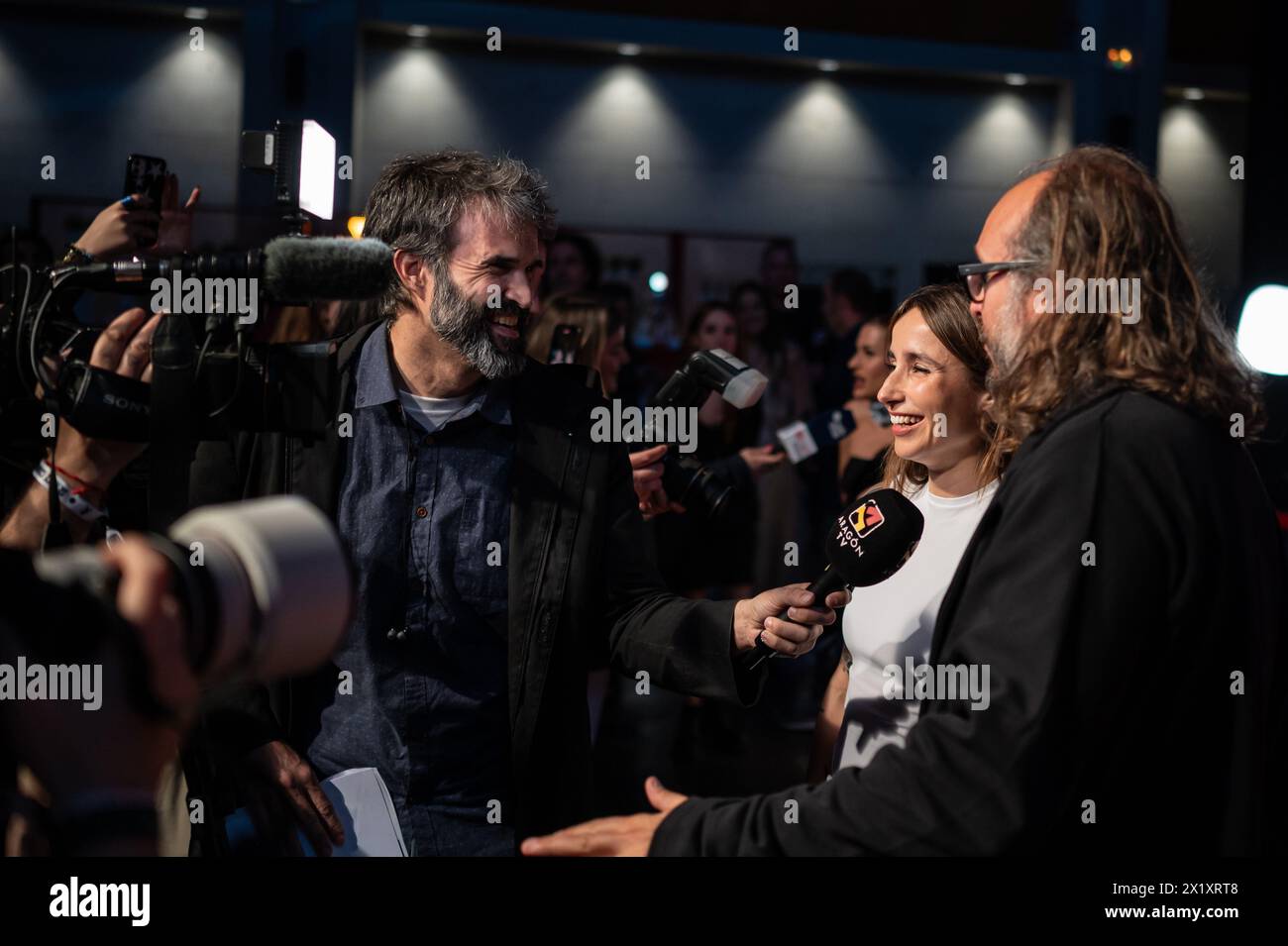 Zahara, vincitore del premio come miglior artista, insieme a Marti Perarnau, membri della band Juno, sul Red carpet al MIN Independent Music Award Foto Stock