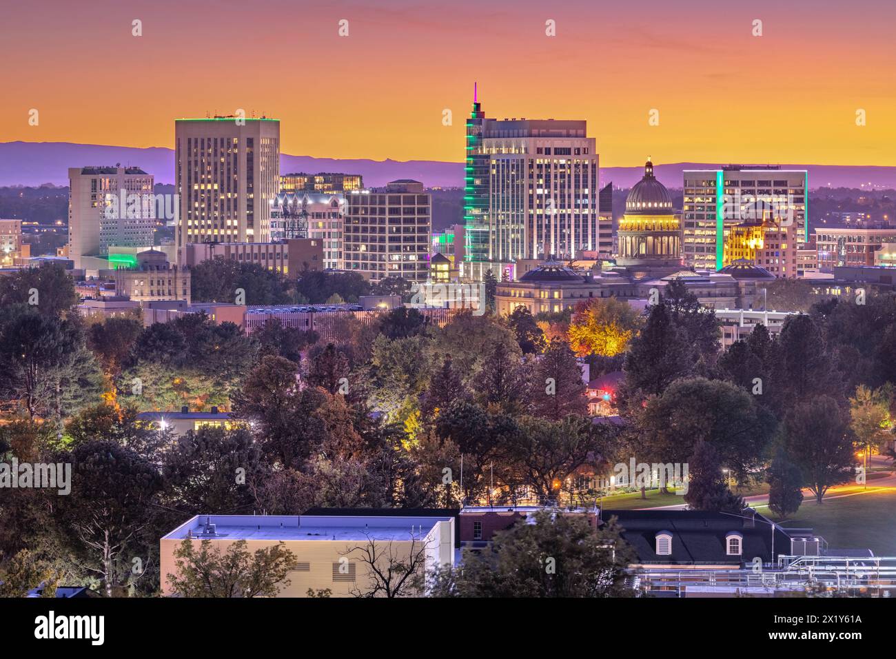 Boise, Idaho, Stati Uniti, paesaggio urbano nel centro di Boise all'ora d'oro. Foto Stock