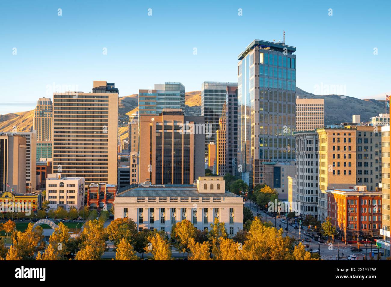 Salt Lake City, Utah, USA, quartiere finanziario al crepuscolo. Foto Stock