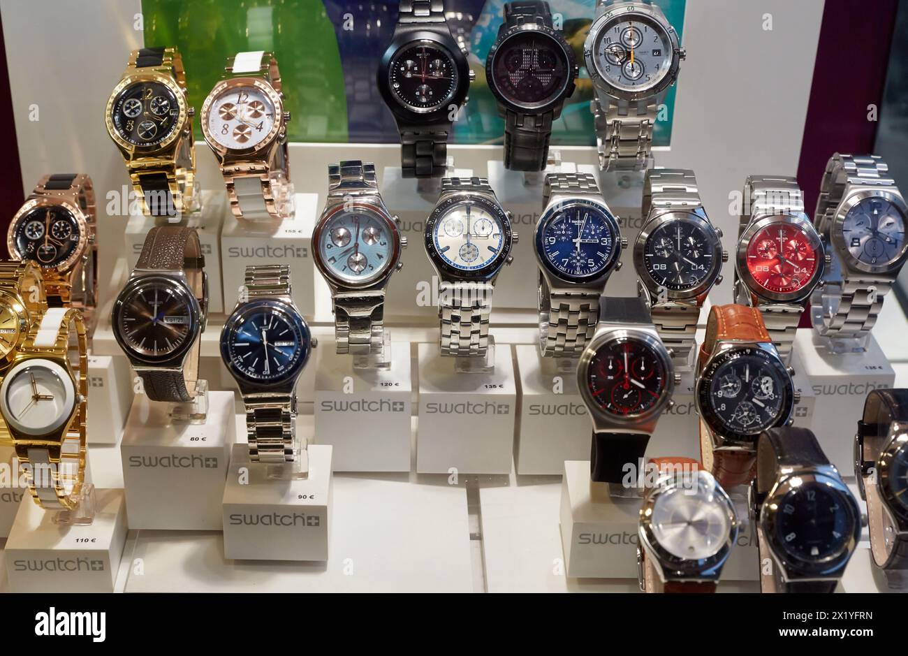 Shopping, orologi, Bayonne, Aquitaine, Pyrénées-Atlantiques, Paese Basco, 64, Francia. Foto Stock