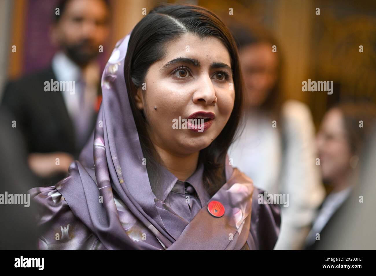 New York, Stati Uniti. 18 aprile 2024. Malala Yousafzai partecipa alla serata di apertura 'Suffs', il musical a Broadway al Music Box Theatre, New York, New York, 18 aprile 2024. (Foto di Anthony Behar/Sipa USA) credito: SIPA USA/Alamy Live News Foto Stock