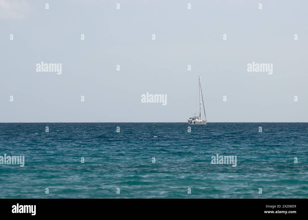 La barca va in mare Foto Stock