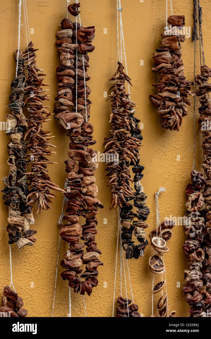Frutta secca sul muro Foto Stock