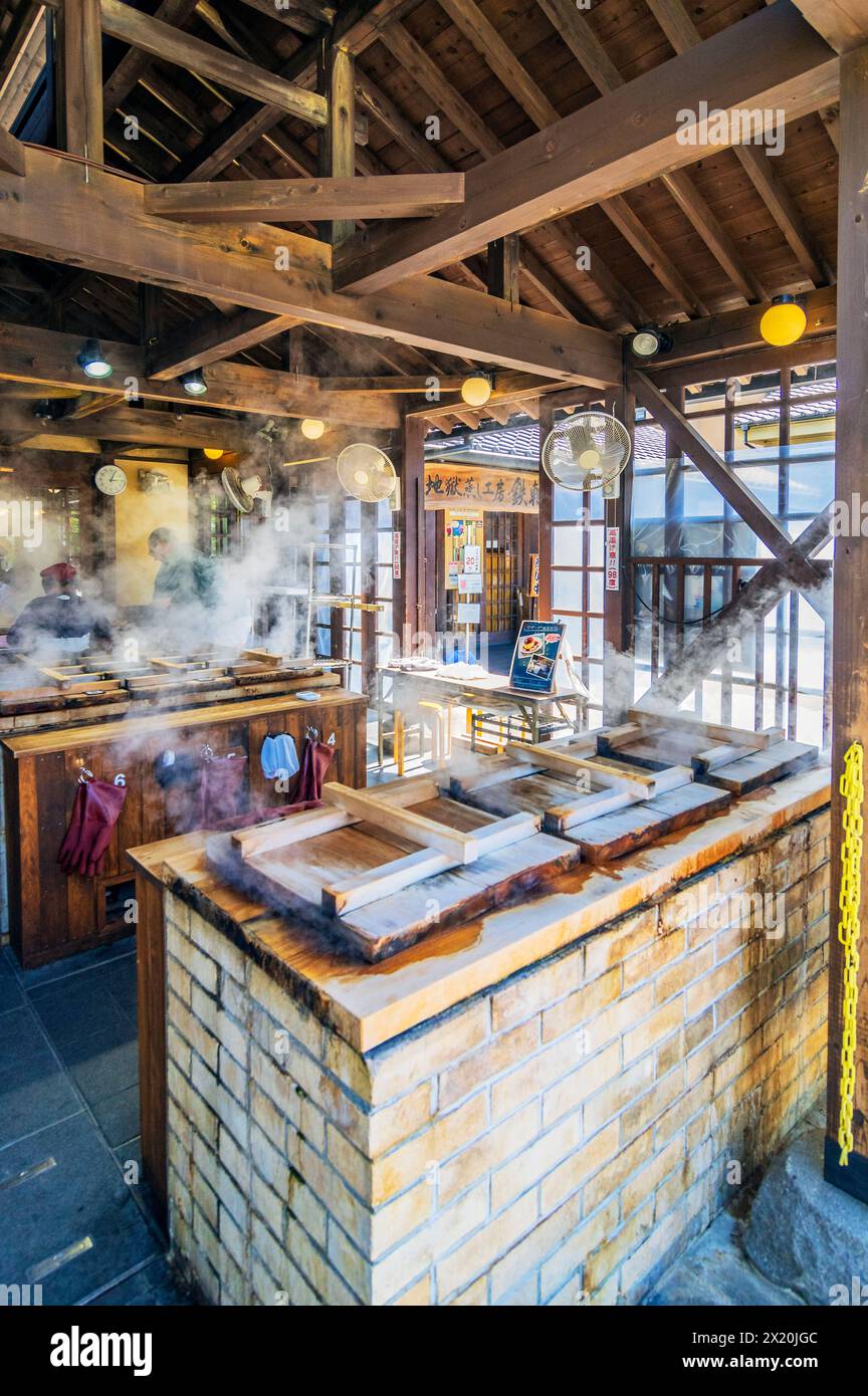 Beppu e' una grande citta' e un'importante localita' balneare in Giappone, qui le bancarelle di cibo pubblico, la regione di Kyushu, la Prefettura di Oita. Foto Stock
