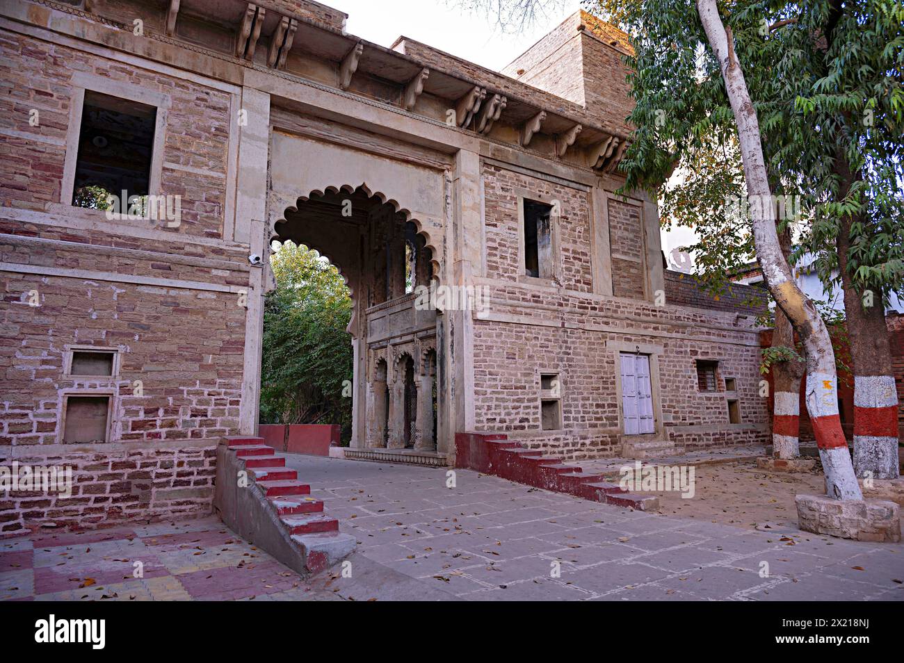 Old Darwaja, Chhatris del complesso della dinastia Scindia, Gwalior, Madhya Pradesh, india Foto Stock