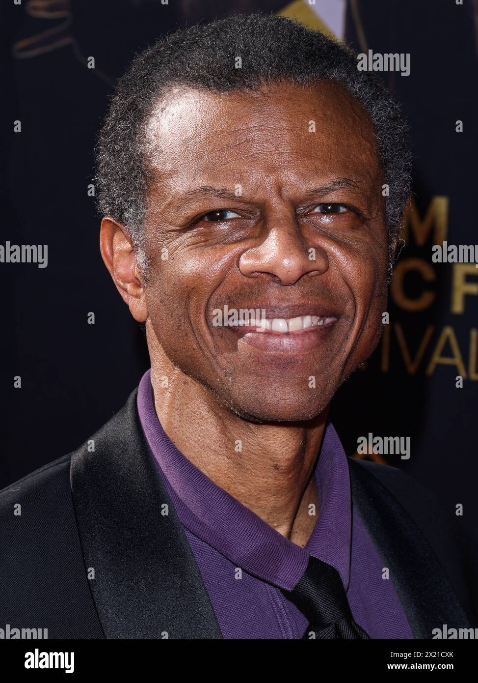 HOLLYWOOD, LOS ANGELES, CALIFORNIA, Stati Uniti d'America - 18 APRILE: Phil Lamarr arriva al quindicesimo festival annuale TCM Classic Film Festival 2024 Opening Night e 30th Anniversary Presentation of Miramax 'Pulp Fiction' tenutosi al TCL Chinese Theatre il 18 aprile 2024 a Hollywood, Los Angeles, California, Stati Uniti. (Foto di Xavier Collin/Image Press Agency) Foto Stock