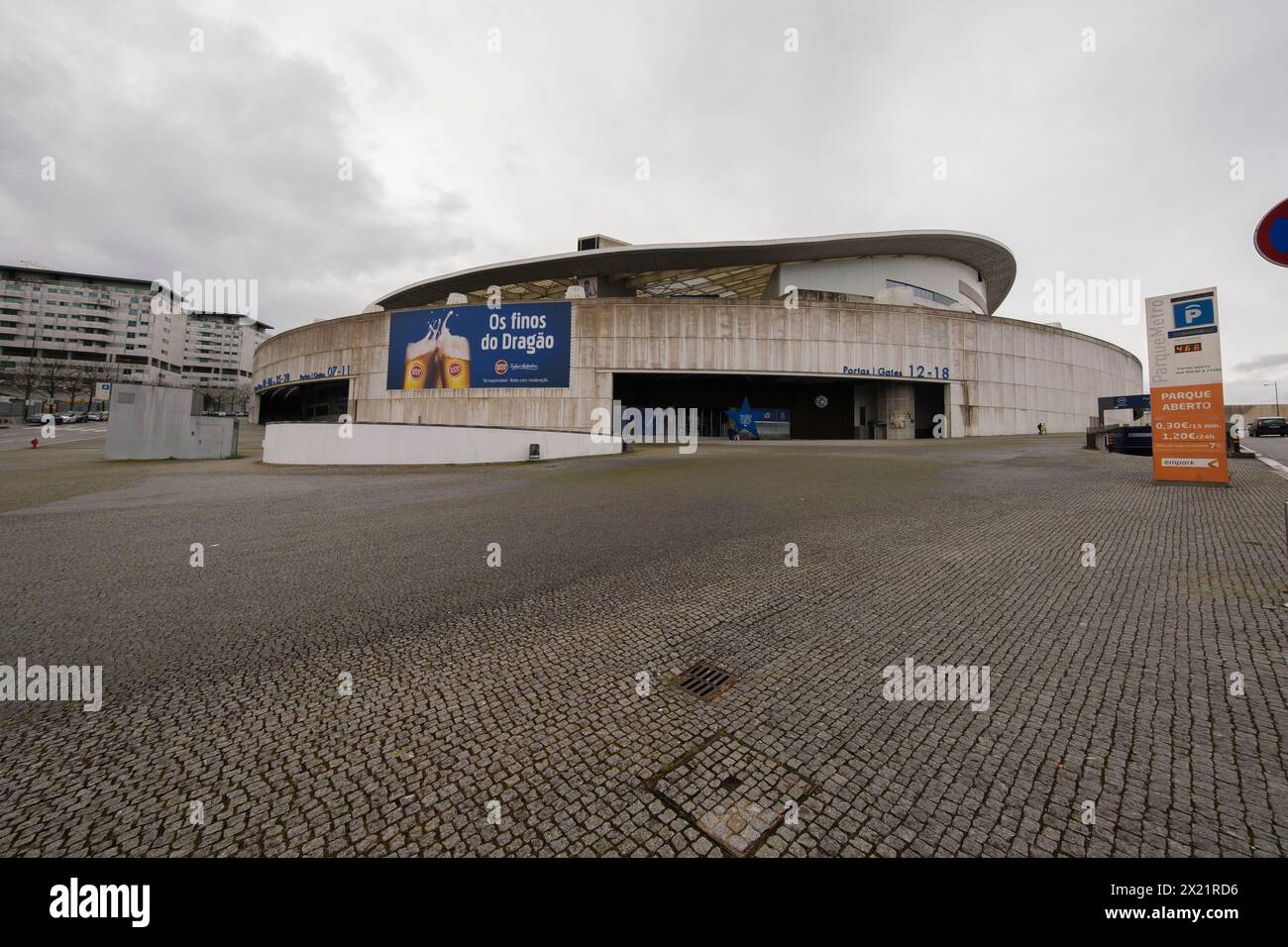 Vista generale dell'esterno dell'Estadio do Dragao a Porto, 19 aprile 2024 in Portogallo Foto Stock