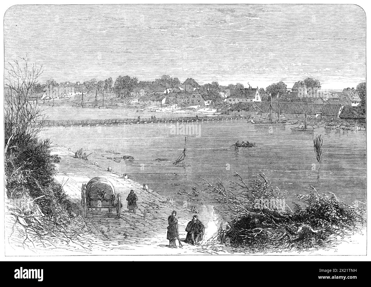 La guerra in Danimarca: Villaggio di Eckerns&#xfc;nde e ponte di barche, 1864. "Il nostro artista speciale ha fatto uno schizzo di Eckerns&#xfc;nde, che è inciso in previsione di qualche tentativo futuro da parte delle forze navali danesi di interrompere le comunicazioni prussiane a quel punto. Il Rolf Krake...came nelle acque di Eckerns&#xfc;nde, apparentemente con questo scopo, il 18 febbraio, ma fu costretto dal fuoco delle batterie prussiane a ritirarsi. Il pezzo d'acqua mostrato nella nostra incisione è uno stretto che collega la laguna di Nybel Noer, nella penisola di Sundewitt, con il Golfo di Florida Foto Stock