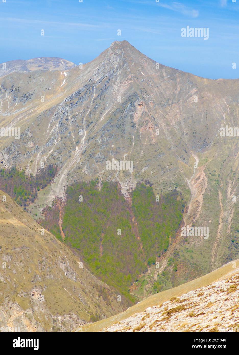 Monte Sibilla (Italia) - la vetta paesaggistica del monte Sibilla, nella provincia marchigiana di Ascoli Piceno. Trekking panoramico nel parco dei Monti Sibillini Foto Stock