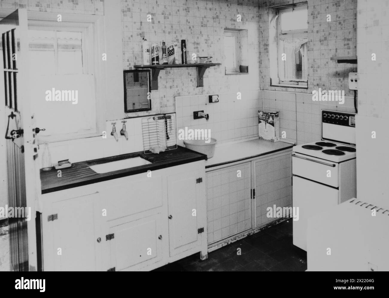 Che aspetto aveva una cucina moderna in una casa degli anni '1960 Foto Stock