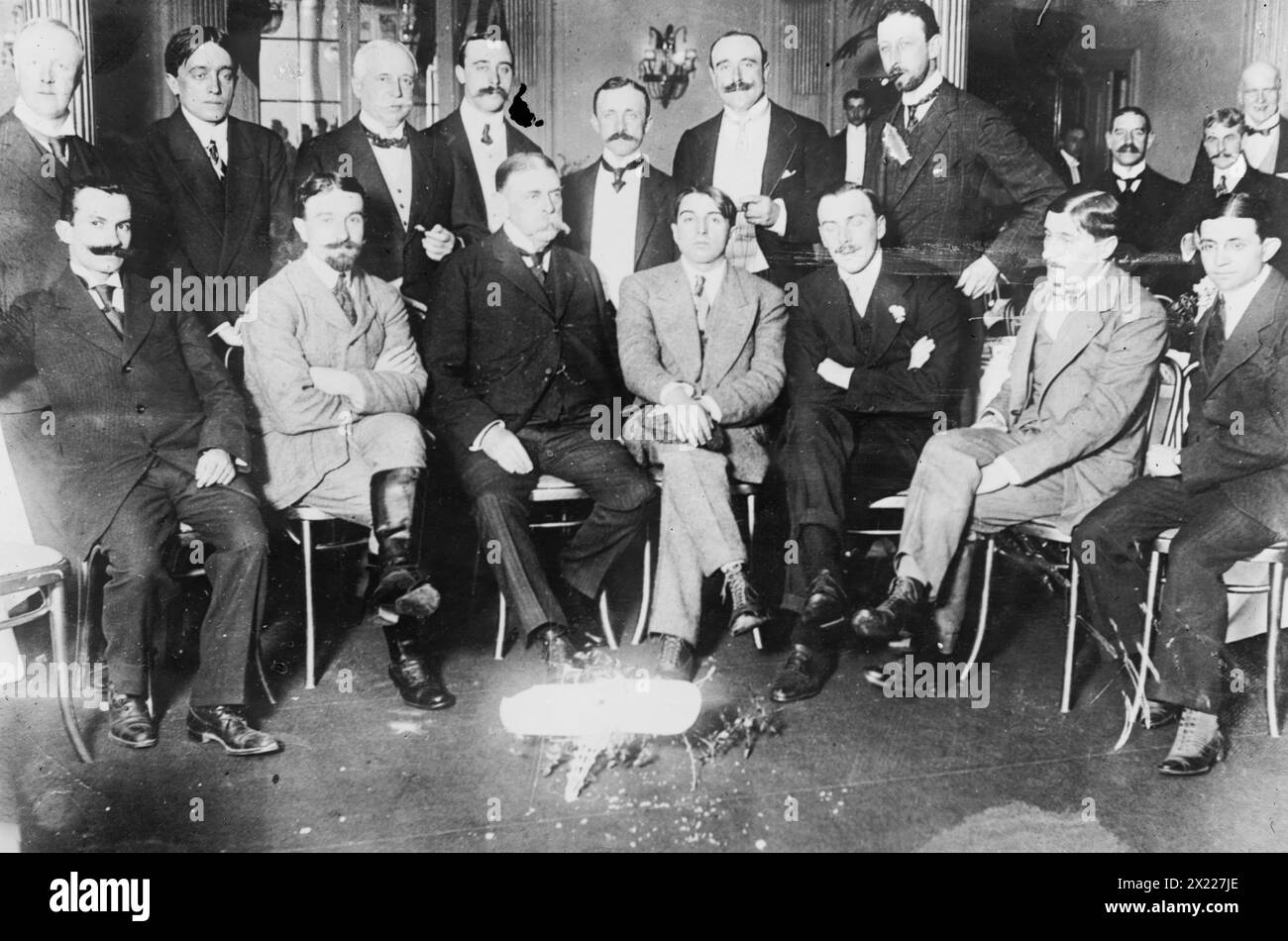 Opalard; Prade; Wallace; Van den Bergh; Comte Castillion de St Victor; Grunholde; Thomas; Train; Beaumont; Dalziel (London Standard); Barri; Valentine; Tabuteau; Weymann, tra c1910 e c1915. Foto Stock