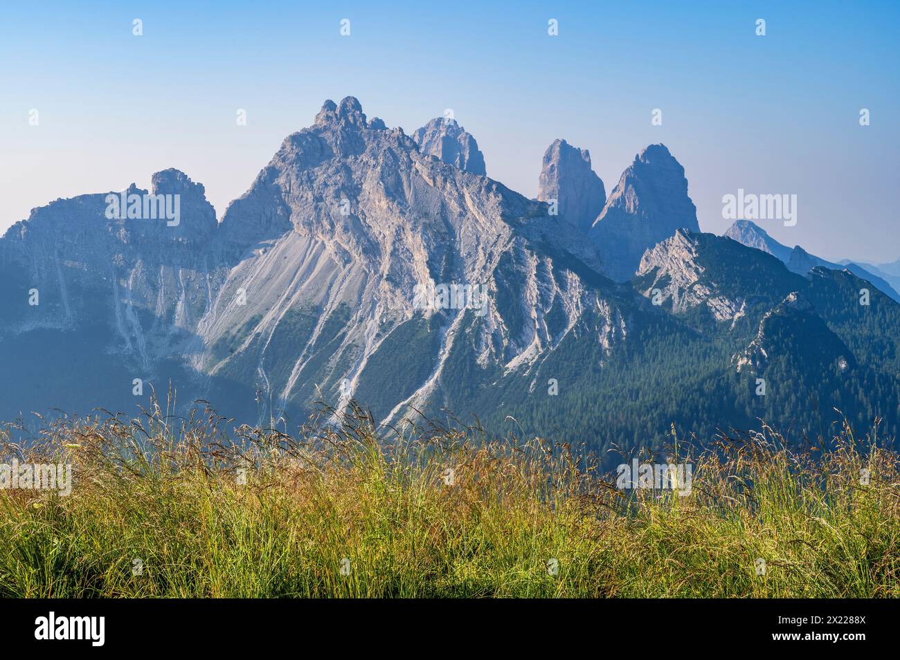 Vista dal Monte Rite al gruppo Bosconero, provincia di Belluno, alto Adige, alto Adige, Alpi, Dolomiti, Veneto, Veneto, Italia Foto Stock