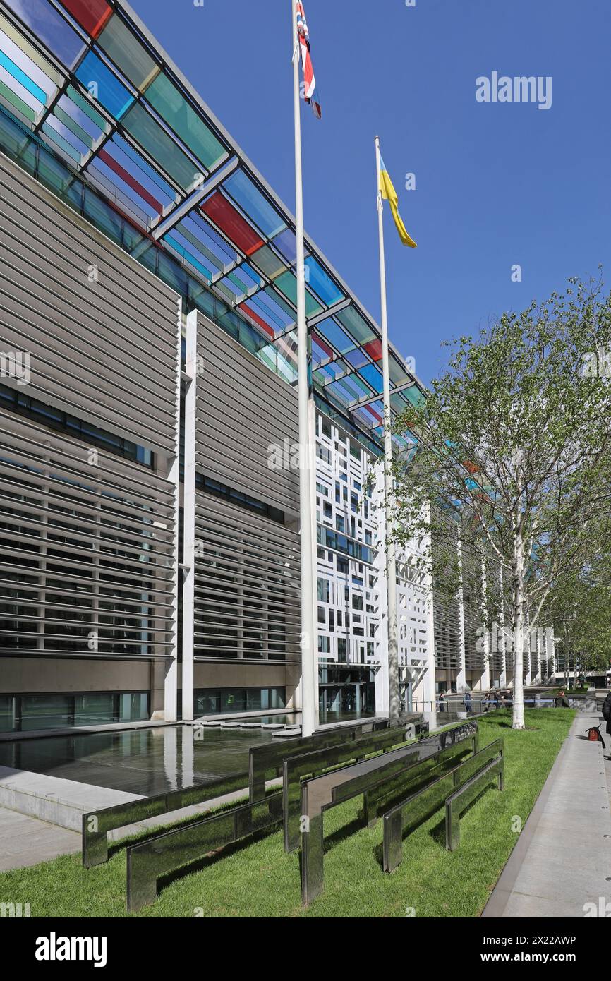 L'edificio UK Home Office al 2 di Marsham Street, Londra. Progettato dall'architetto Terry Farrell. Elevazione principale e ingresso. Foto Stock