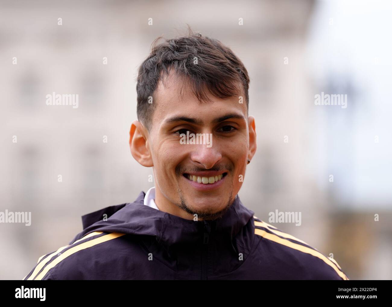 Foto del 19-04-2024 del britannico Emile Cairess, che spera di poter seguire il compagno di allenamento Phil Sesemann nel prossimo passo del loro viaggio qualificandosi anche per le Olimpiadi quando affronta di nuovo la Maratona di Londra domenica. Data di pubblicazione: Venerdì 19 aprile 2024. Foto Stock