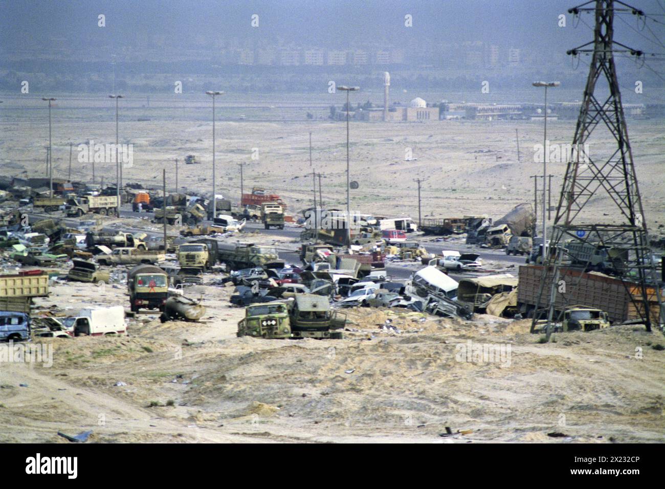 Il 1 aprile 1991 ha distrutto veicoli dell'esercito iracheno lungo la "Highway of Death" sulla strada per Bassora, a ovest di Kuwait City. Foto Stock