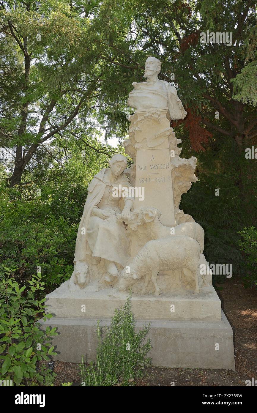 Statua del pittore Paul Vayson, Park le Rocher des Doms, Avignone, Vaucluse, Provence-Alpes-Cote d'Azur, Francia meridionale, Francia Foto Stock