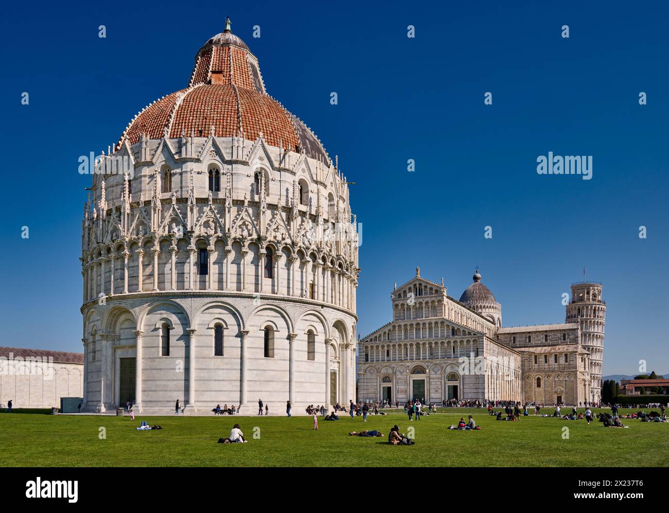 Battistero, Cattedrale e Torre Pendente di Pisa, Toscana, Italia Foto Stock