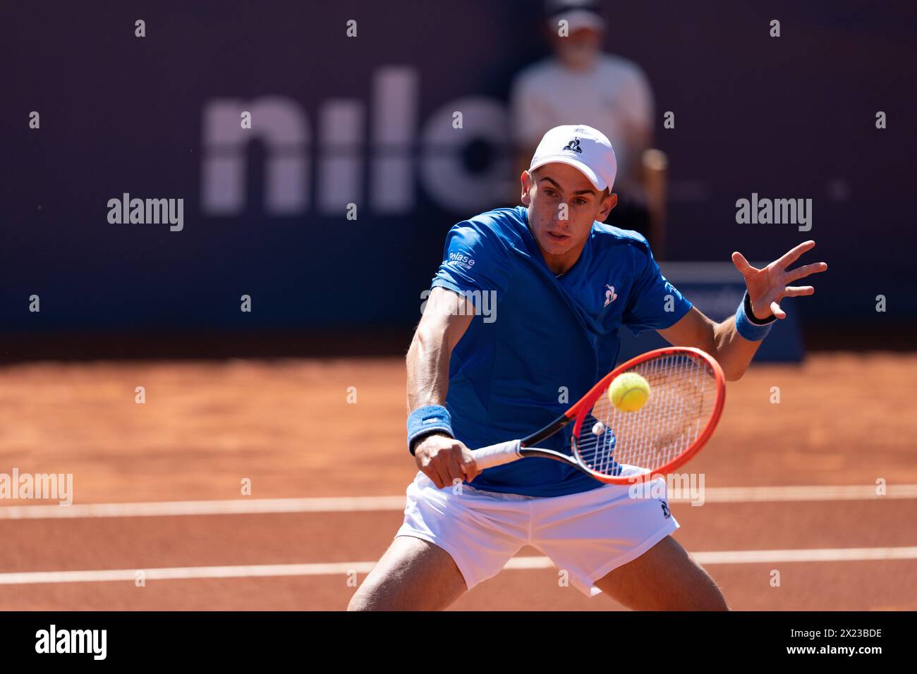 Barcellona, Spagna. 19 aprile 2024. Open Barcelona ATP 500 Matteo Arnaldi vs Casper Ruud, Open Barcelona ATP 500 Matteo Arnaldi vs Casper Ruud, Ruud vince vince Ruud e avanza alle semifinali del Barcelona Open. Open Barcelona ATP 500 Matteo Arnaldi vs Casper Ruud, Ruud gana y pasa a las semifinales del Open de Barcelona. Nella foto: matteo arnaldi News Sports - Barcellona, Spagna venerdì 19 aprile 2024 (foto di Eric Renom/LaPresse) credito: LaPresse/Alamy Live News Foto Stock