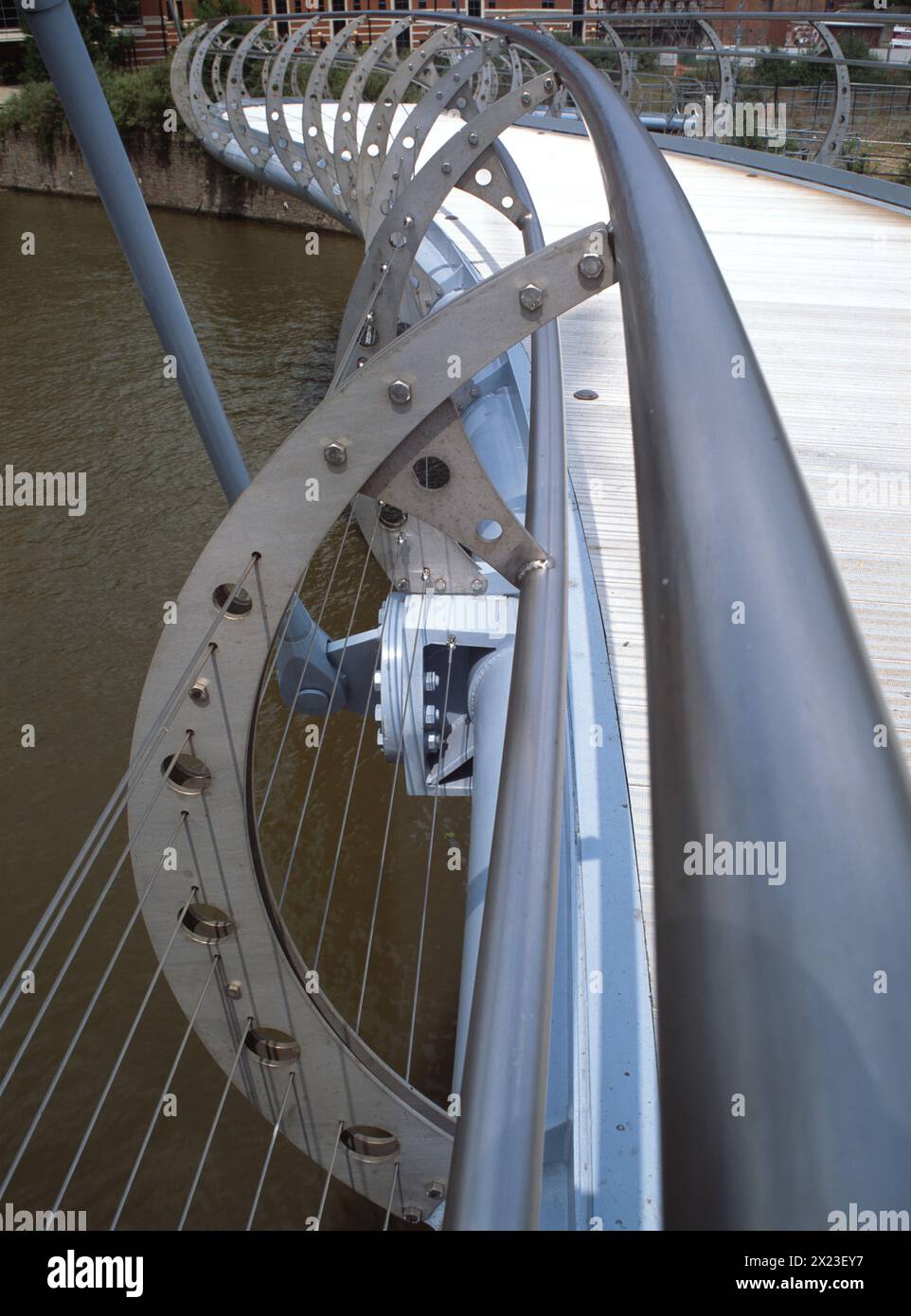 Valentine Bridge a forma di S, Temple Meads, Bristol, Inghilterra, Regno Unito Foto Stock