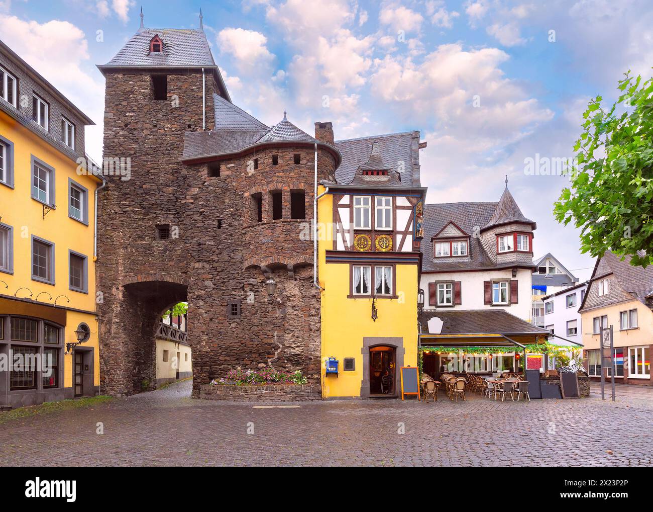 Porta Enderttor nel centro storico di Cochem, Germania Foto Stock