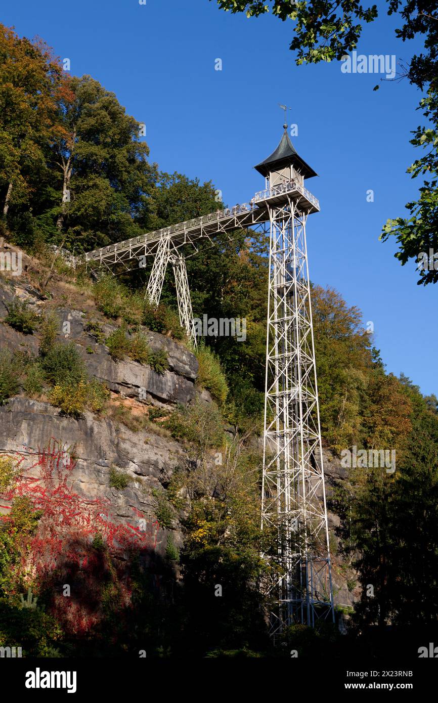 Storico ascensore passeggeri a Bad Schandau, Elba Sandstone Mountains, Sassonia, Germania Foto Stock