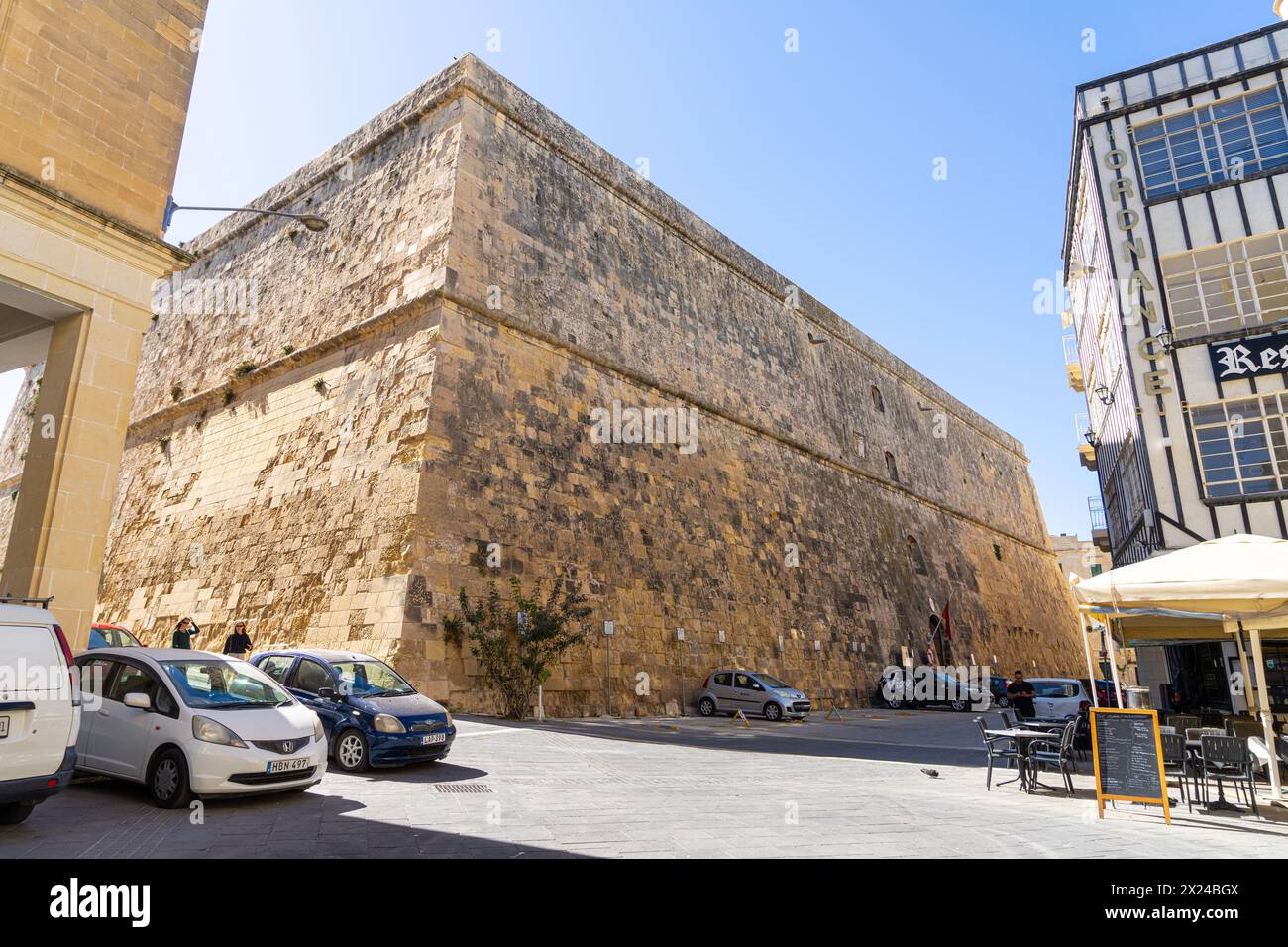 La Valletta, Malta, 03 aprile 2024 sede di costruzione dell'ambasciata del sovrano militare ospedaliero ordine di San Giovanni di Gerusalemme di Rodhes e di mal Foto Stock