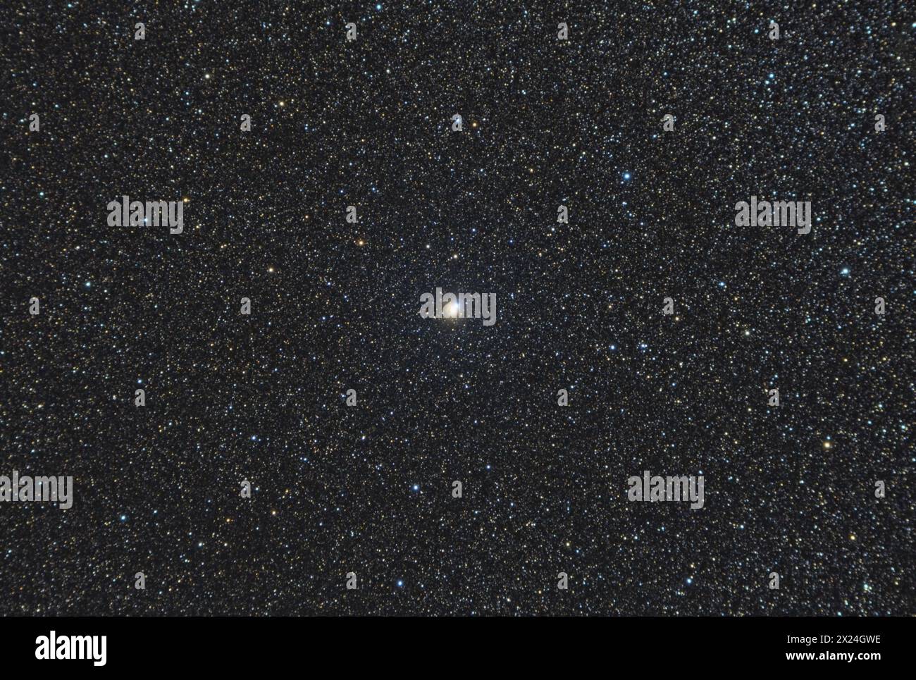 Il sistema a doppia stella Albireo nella costellazione di Cygnus, sfondi del cielo notturno con mappa delle stelle Foto Stock