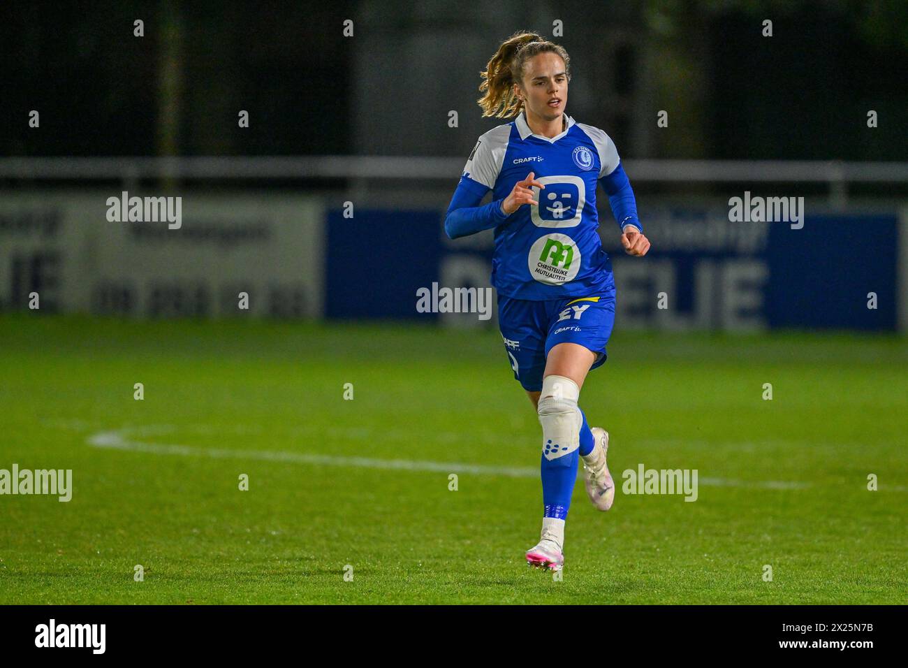 Gent, Belgio. 19 aprile 2024. Amber Maximus (9) di AA Gent nella foto durante una partita di calcio femminile tra AA Gent Ladies e RSC Anderlecht nella 5a partita in partita contro 1 della stagione 2023 - 2024 del belga lotto Womens Super League, venerdì 19 aprile 2024 a Gent, BELGIO. Crediti: Sportpix/Alamy Live News Foto Stock
