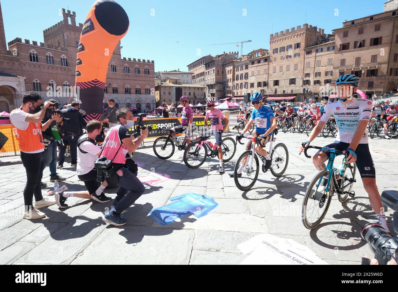 20 maggio 2021 - partenza professionale in bicicletta 12 a tappa giro d'Italia Ciclismo, Siena, Toscana, Italia Foto Stock