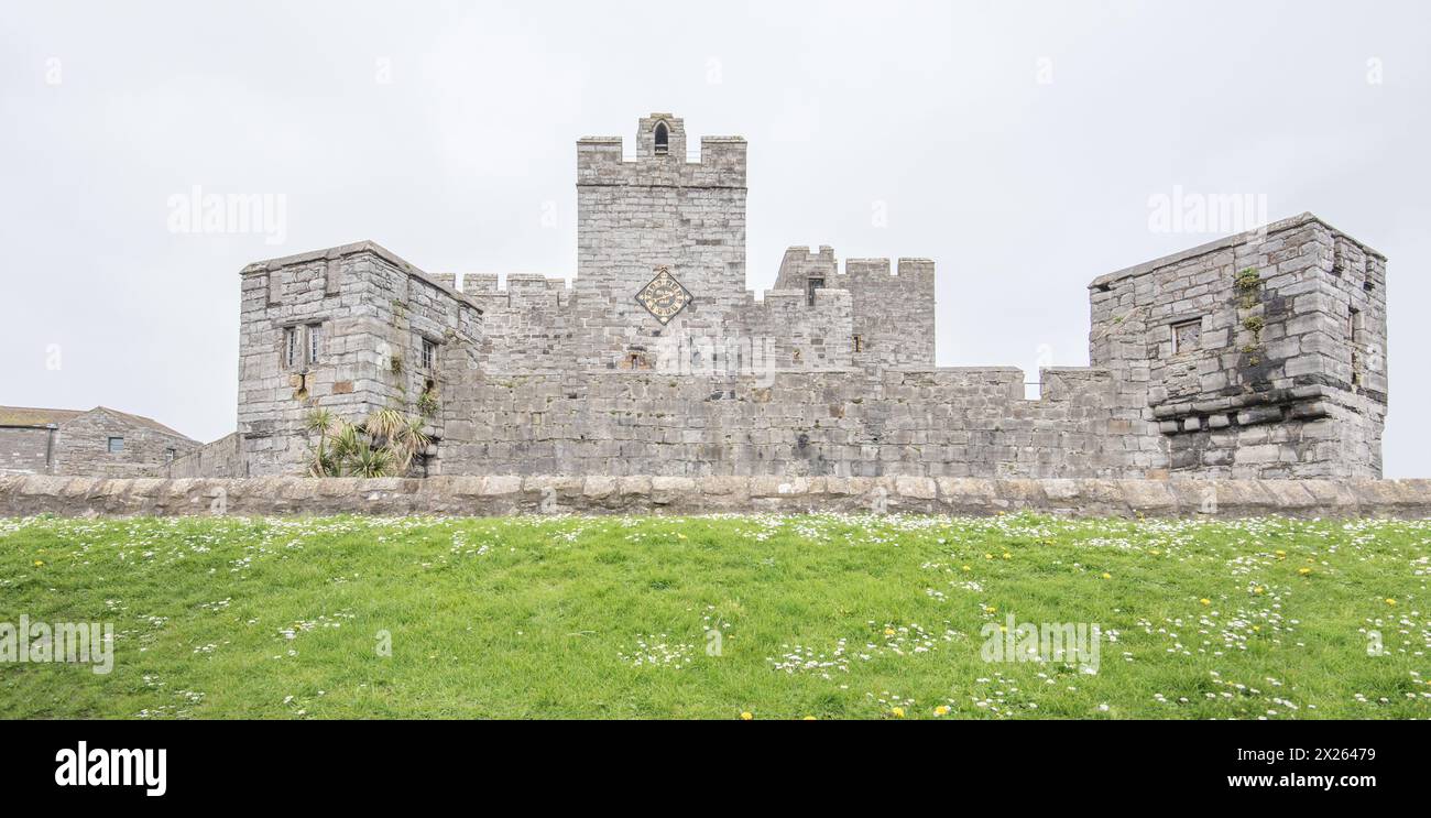 Castello di Rushen a Castletown, isola dell'uomo, un castello medievale fortificato e ben conservato. Foto Stock